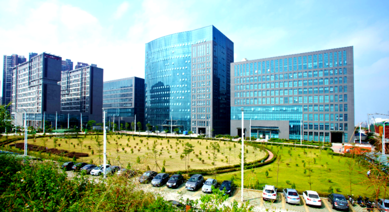 企业网站搭建中响应式布局的技术要点与适配方案